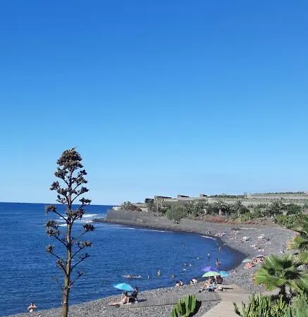 Semesterbostad Happy Hello *